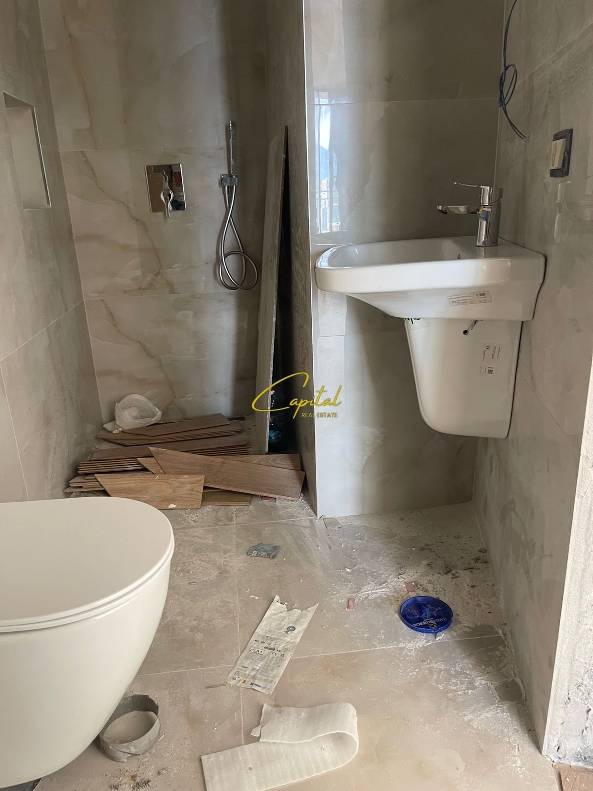ZYRE ME QERA 105 M2 REZIDENCA GOLDEN TOWER 800 EURO