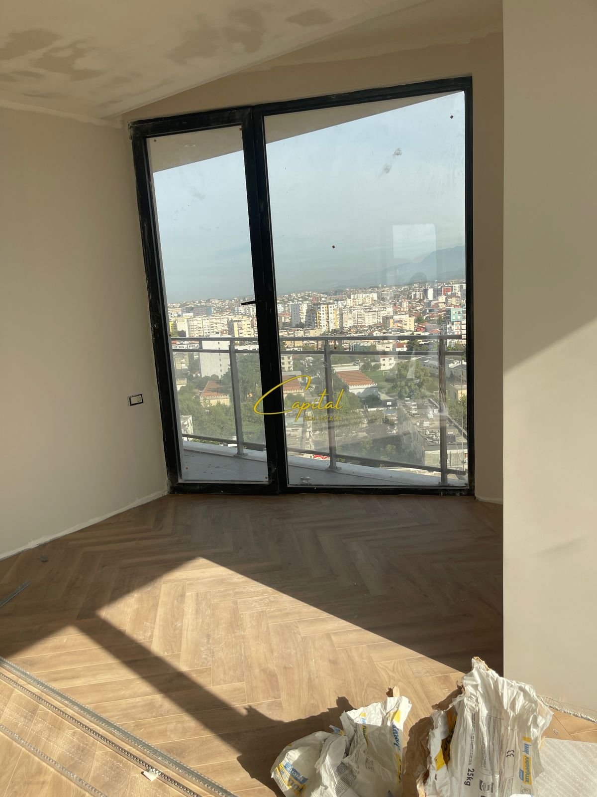 ZYRE ME QERA 105 M2 REZIDENCA GOLDEN TOWER 800 EURO