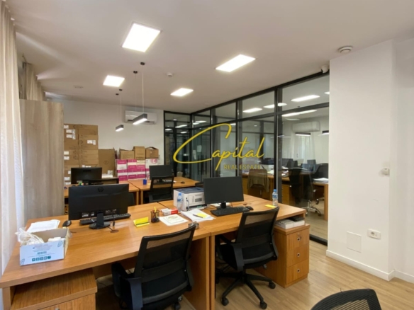 AMBIENT BIZNESI ME QERA 315 M2 RRUGA E BARRIKADAVE 4.600 EURO