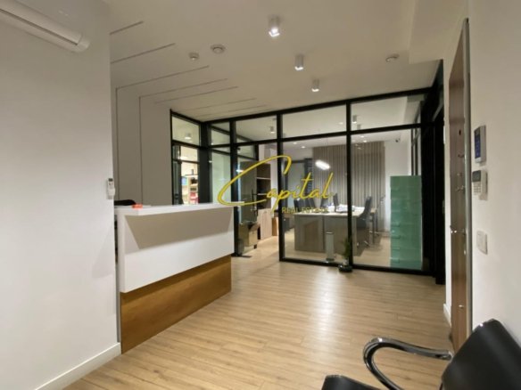 AMBIENT BIZNESI ME QERA 315 M2 RRUGA E BARRIKADAVE 4.600 EURO