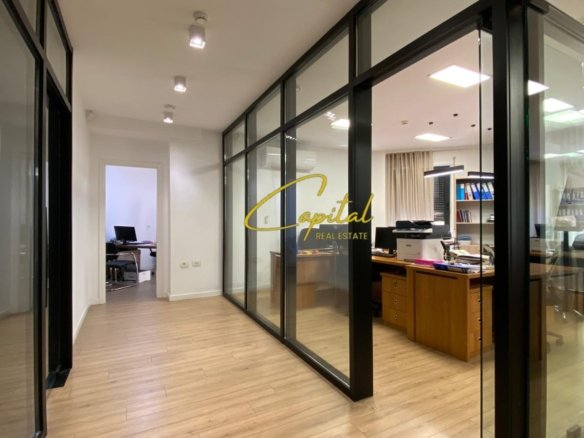 AMBIENT BIZNESI ME QERA 315 M2 RRUGA E BARRIKADAVE 4.600 EURO