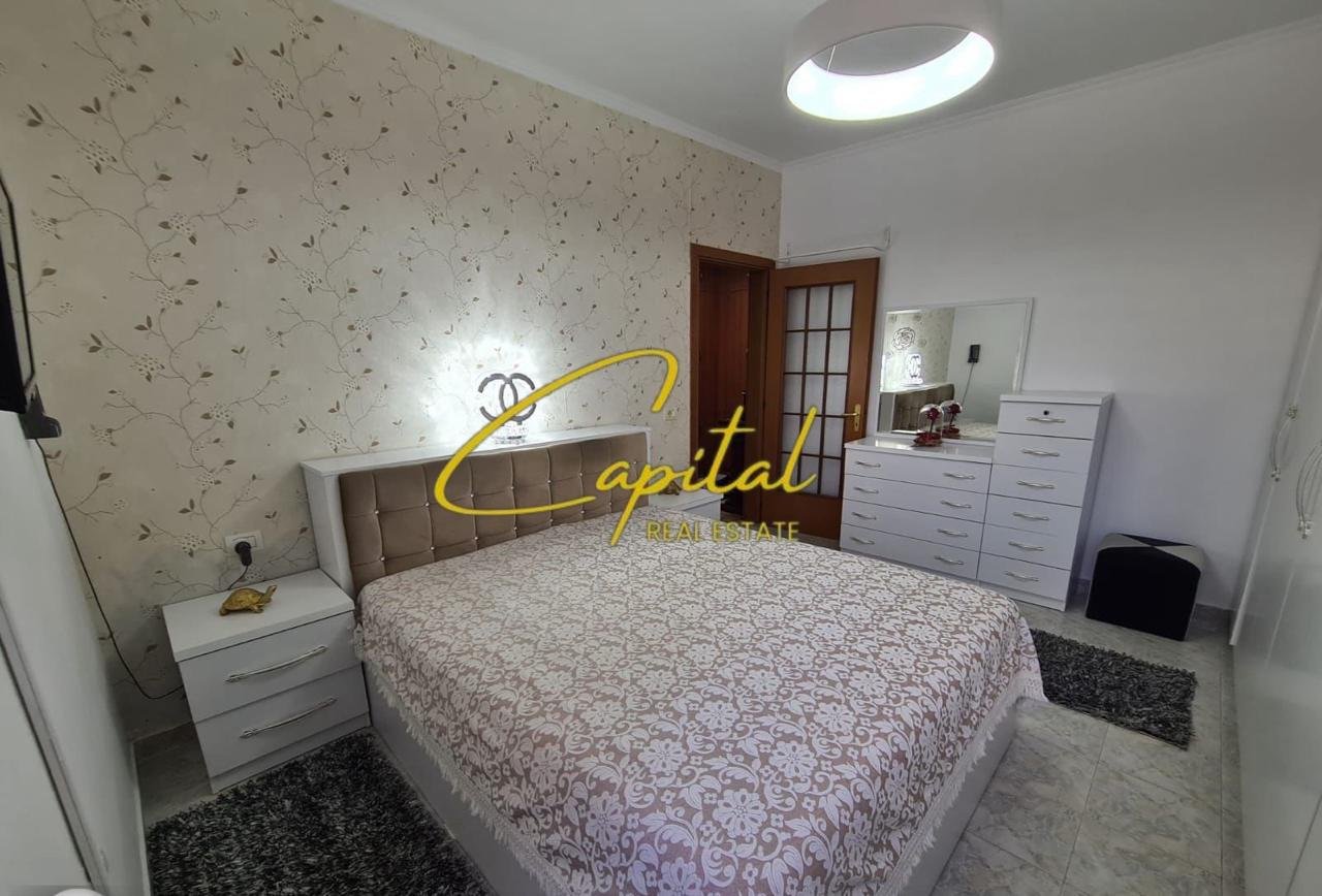 APARTAMENT ME QERA 1+1 RRUGA KONGRESI I MANASTIRIT 55.000 LEKE