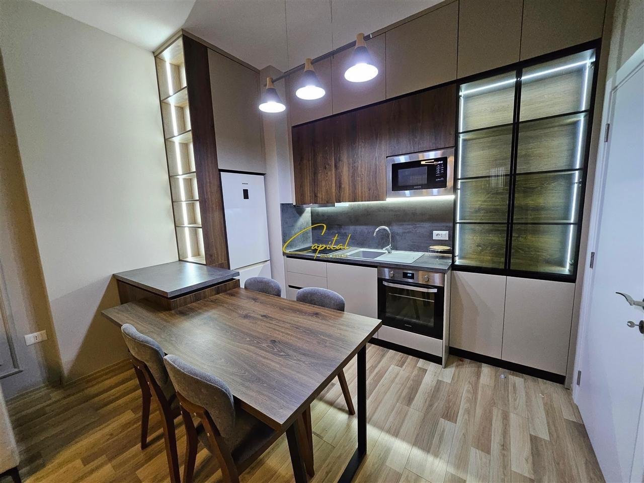 APARTAMENT ME QERA 1+1 KOMPLEKSI SQUARE 21 700 EURO