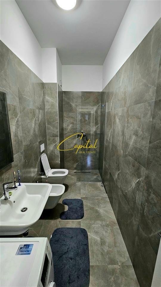 APARTAMENT ME QERA 1+1 KOMPLEKSI SQUARE 21 700 EURO