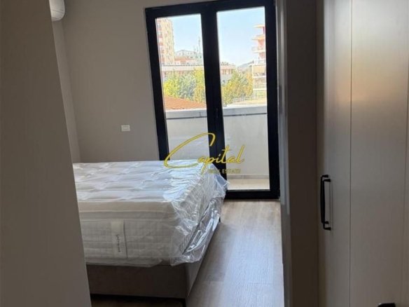 APARTAMENT ME QERA 2+1+2 21 DHJETORI 750 EURO