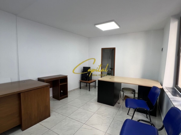 ZYRE ME QERA 25 M2 RRUGA FORTUZI 40.000 LEKE