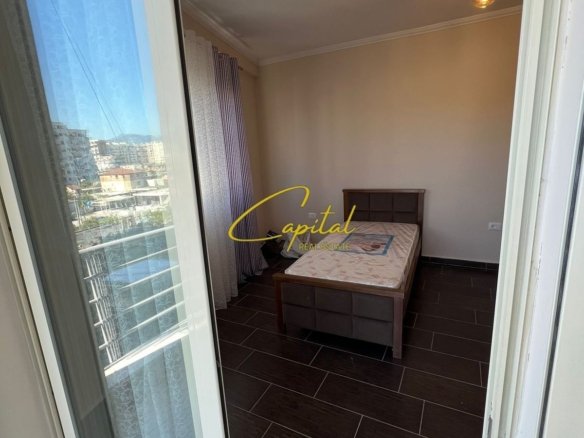 APARTAMENT ME QERA 2+1+2 YZBERISHT 450 EURO