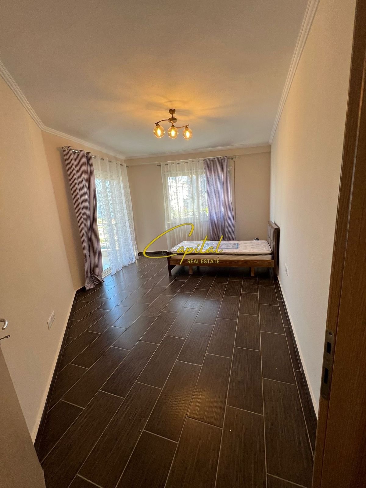 APARTAMENT ME QERA 2+1+2 YZBERISHT 450 EURO