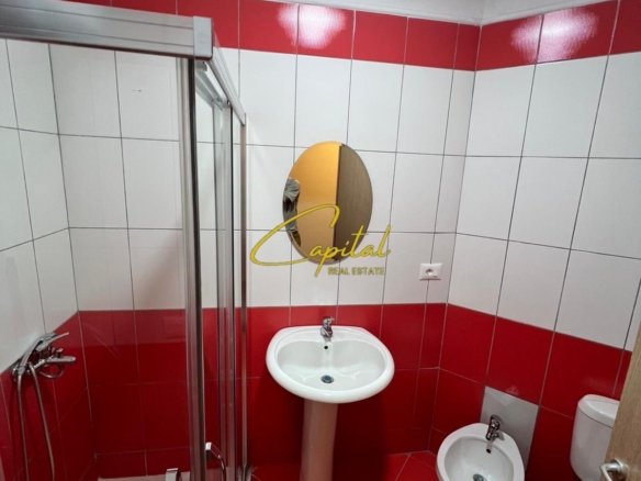 APARTAMENT ME QERA 2+1+2 YZBERISHT 450 EURO