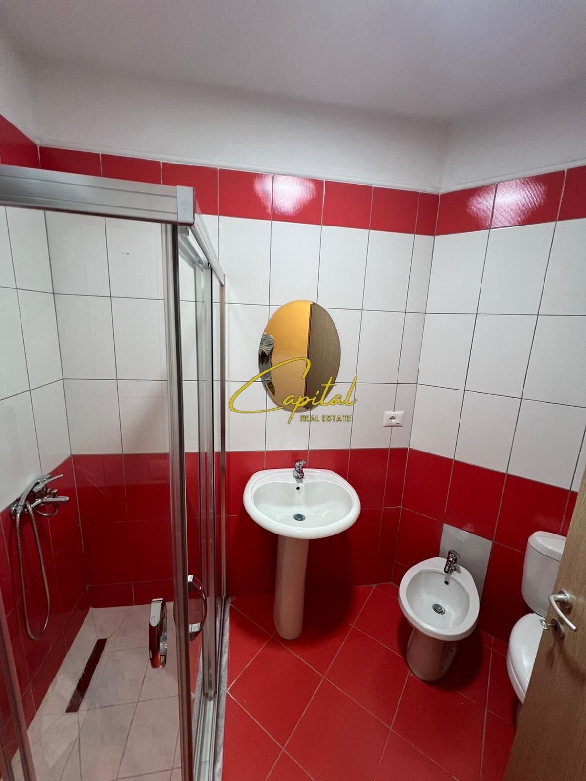 APARTAMENT ME QERA 2+1+2 YZBERISHT 450 EURO