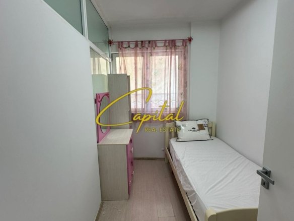 APARTAMENT ME QERA 3+1 PAZARI I RI 750 EURO