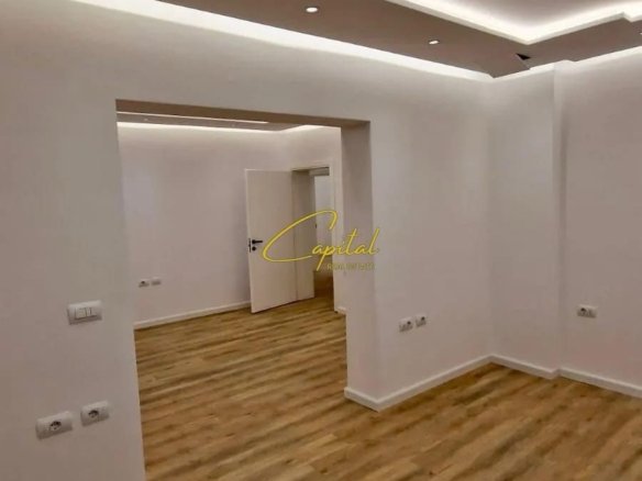 ZYRE ME QERA 120 M2 RRUGA MINE PEZA 900 EURO