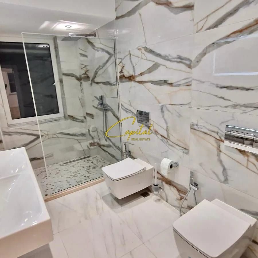 ZYRE ME QERA 120 M2 RRUGA MINE PEZA 900 EURO
