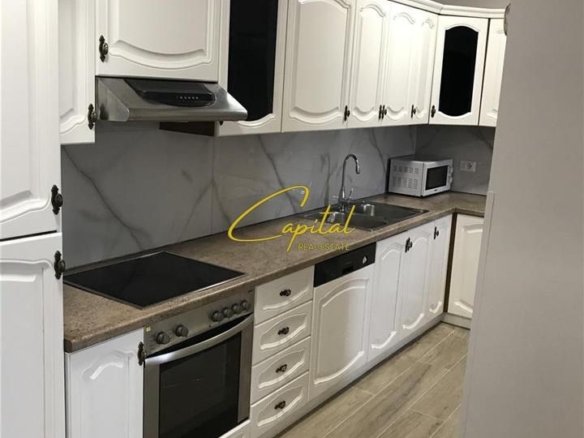 APARTAMENT ME QERA 3+1+2 MINE PEZA 1.100 EURO