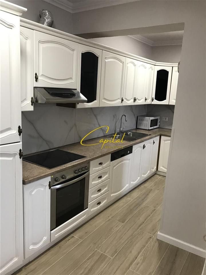 APARTAMENT ME QERA 3+1+2 MINE PEZA 1.100 EURO