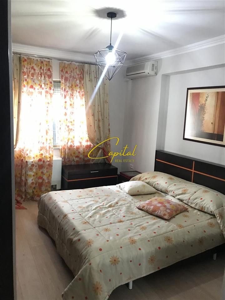 APARTAMENT ME QERA 3+1+2 MINE PEZA 1.100 EURO