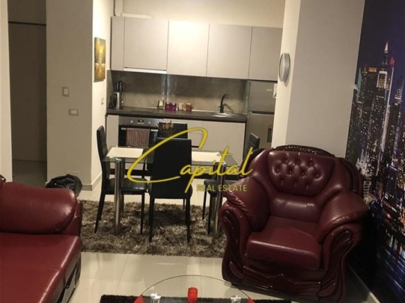 APARTAMENT ME QERA 1+1 PAZARI I RI 50.000 LEKE