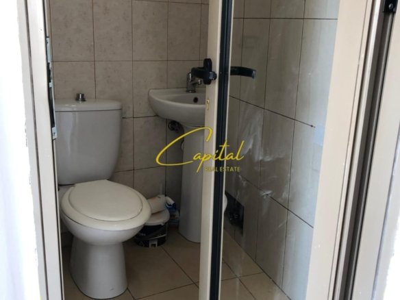 AMBIENT BIZNESI ME QERA 65 M2 QENDER 100.000 LEKE