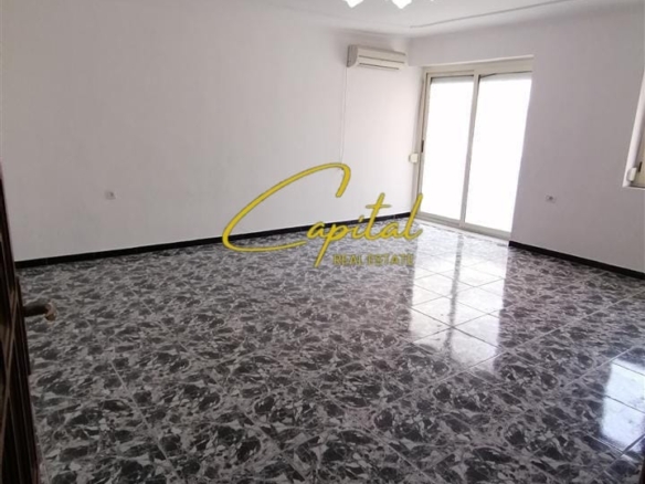 APARTAMENT ME QERA 3+1+2 MYSLYM SHYRI 50.000 LEKE
