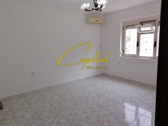 APARTAMENT ME QERA 3+1+2 MYSLYM SHYRI 50.000 LEKE