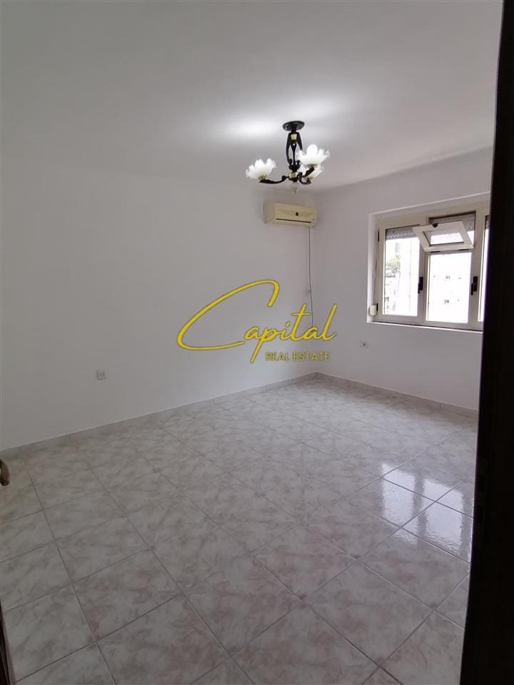 WhatsApp Image 2025-09-25 at 5.02.36 PM APARTAMENT ME QERA 3+1+2 MYSLYM SHYRI 50.000 LEKE