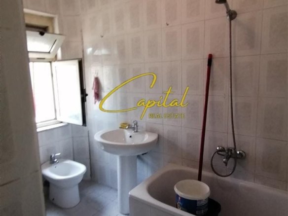 APARTAMENT ME QERA 3+1+2 MYSLYM SHYRI 50.000 LEKE