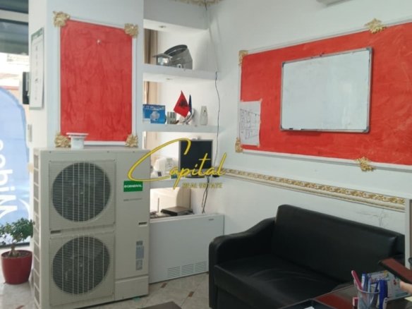 AMBIENT BIZNESI ME QERA 40 M2 21 DHJETORI 450 EURO