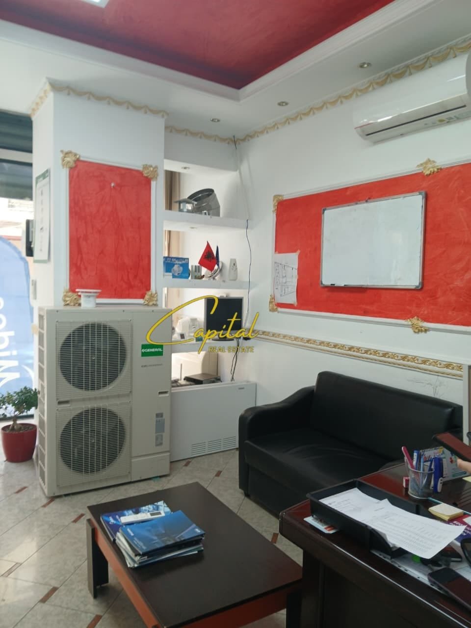 AMBIENT BIZNESI ME QERA 40 M2 21 DHJETORI 450 EURO
