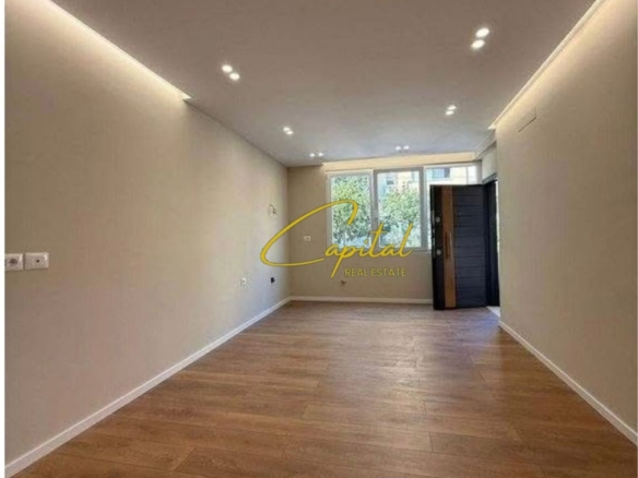 AMBIENT BIZNESI ME QERA 45 M2 RRUGA E ELBASANIT 650 EURO