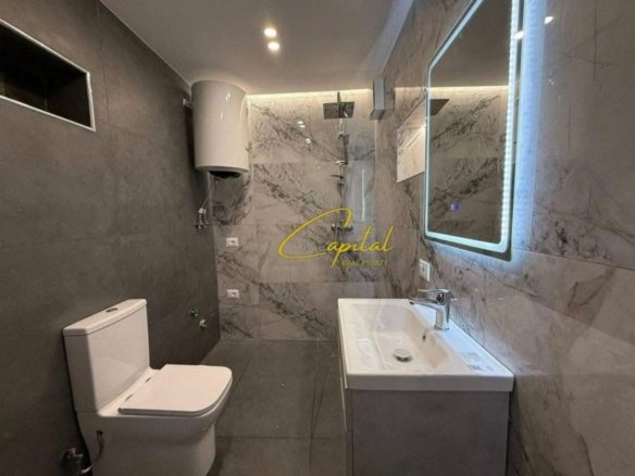 AMBIENT BIZNESI ME QERA 45 M2 RRUGA E ELBASANIT 650 EURO