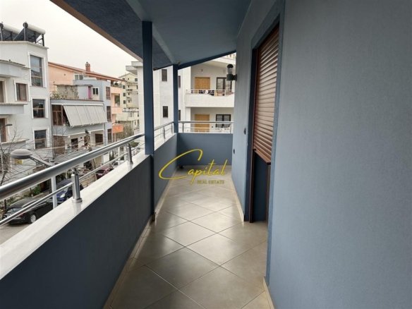 APARTAMENT ME QERA 2+1+2 QYTET STUDENTI 60.000 LEKE