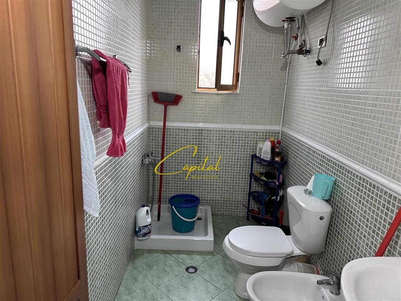 APARTAMENT ME QERA 2+1+2 QYTET STUDENTI 60.000 LEKE