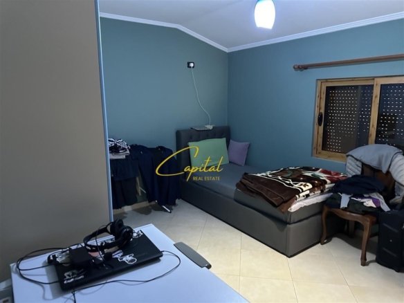APARTAMENT ME QERA 2+1+2 QYTET STUDENTI 60.000 LEKE