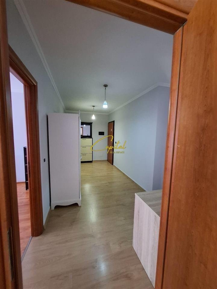 APARTAMENT ME QERA 1+1 ISH BLLOKU 900 EURO
