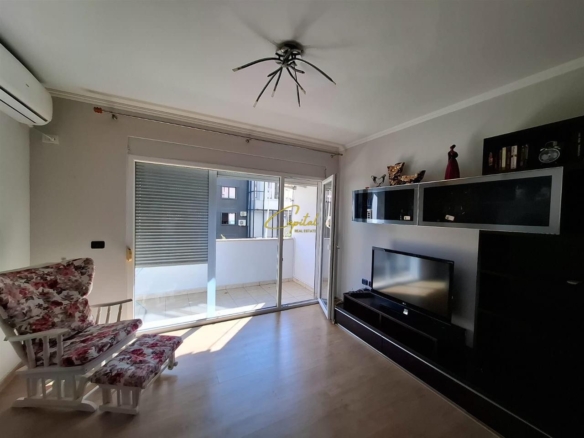 APARTAMENT ME QERA 1+1 ISH BLLOKU 900 EURO