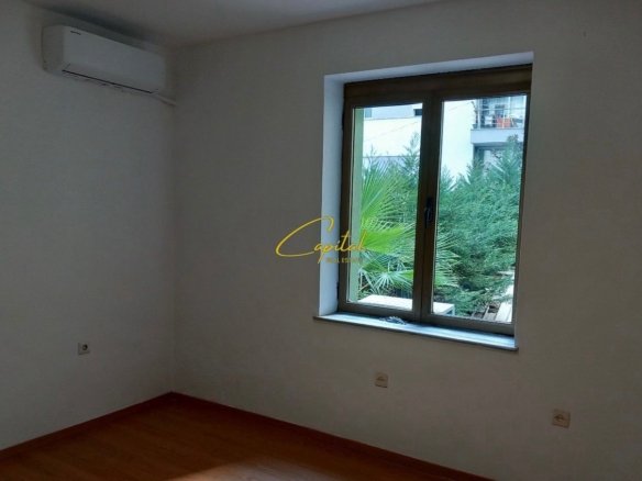 APARTAMENT ME QERA 3+1 PAZARI I RI 60.000 LEKE