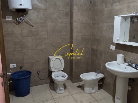 APARTAMENT ME QERA 3+1 RRUGA 5 MAJI 45.000 LEKE