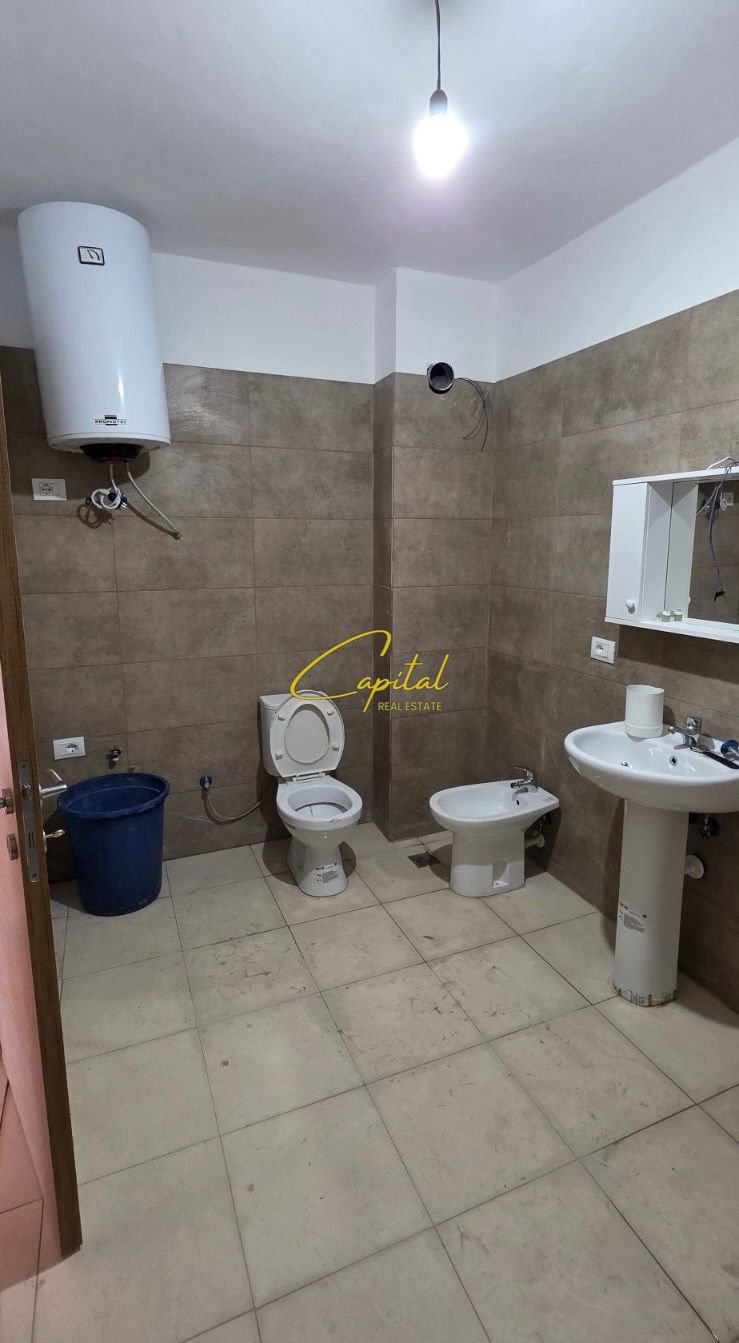 WhatsApp Image 2025-10-01 at 11.10.29 AM APARTAMENT ME QERA 3+1 RRUGA 5 MAJI 45.000 LEKE