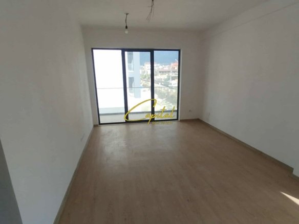 APARTAMENT ME QERA 3+1 RRUGA 5 MAJI 45.000 LEKE