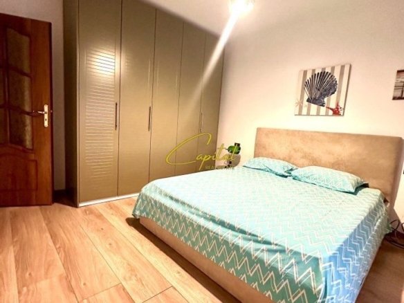 APARTAMENT ME QERA 1+1 ZOGU I ZI 500 EURO