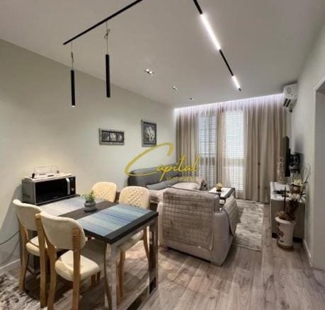 APARTAMENT ME QERA 1+1 QENDER 970 EURO