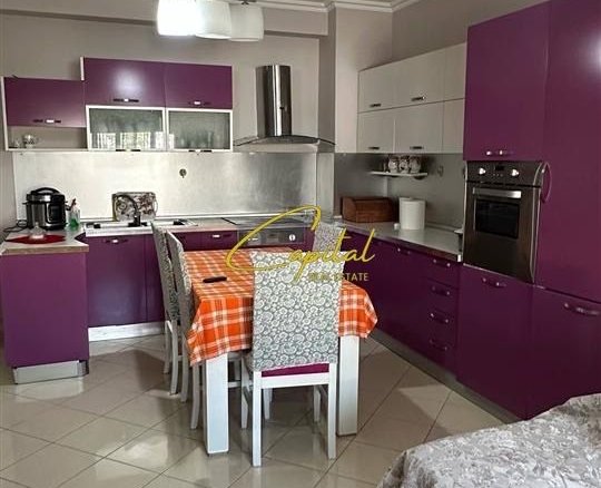 APARTAMENT ME QERA 2+1+2 FRESKU 450 EURO