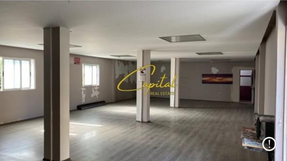AMBIENT BIZNESI ME QERA 155 M2 ISH FUSHA AVIACIONIT 800 EURO