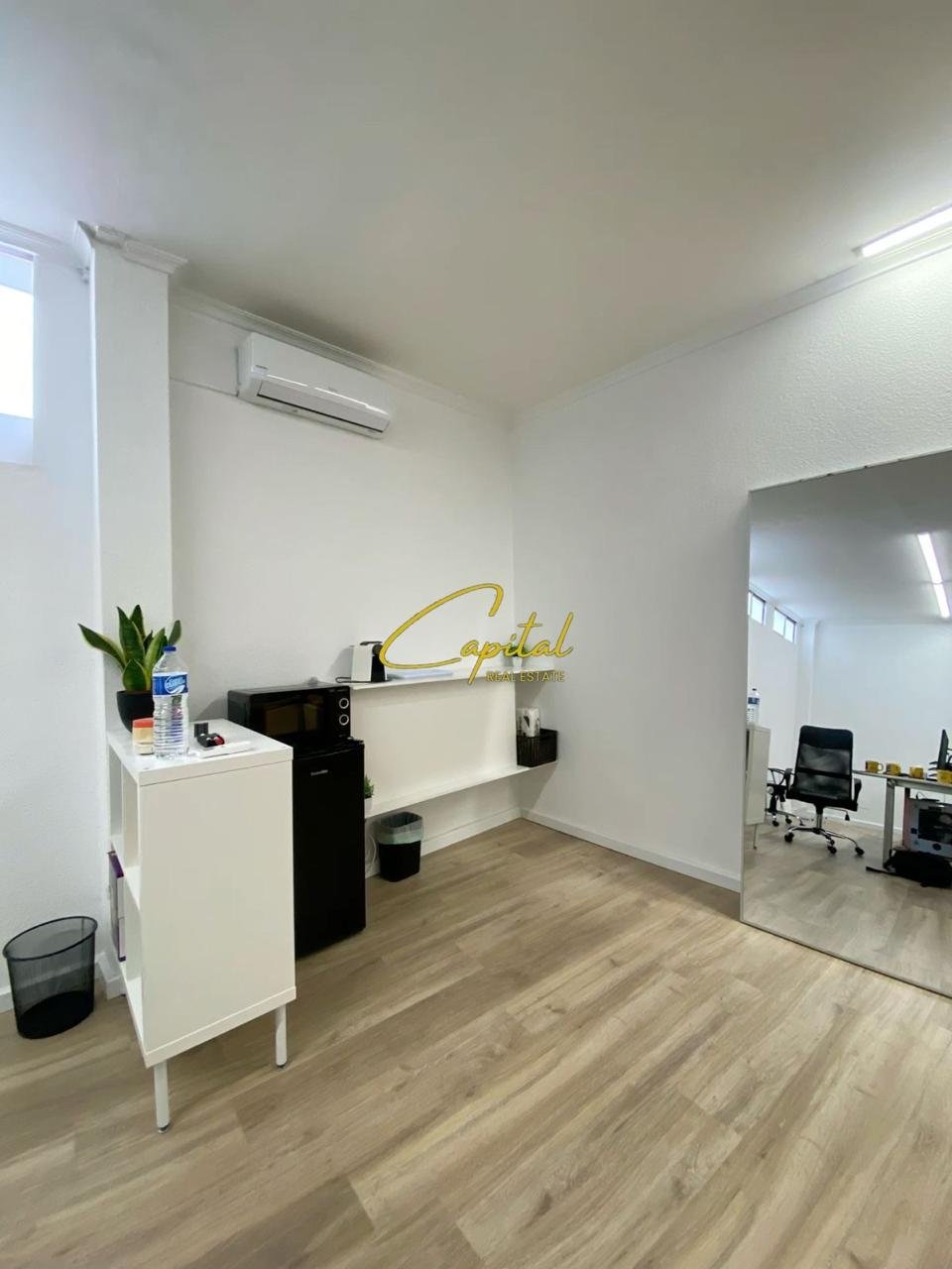 AMBIENT BIZNESI ME QERA 70 M2 MYSLYM SHYRI 700 EURO