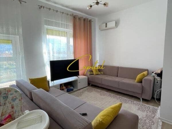 APARTAMENT ME QERA 2+1 ALI DEMI 50.000 LEKE