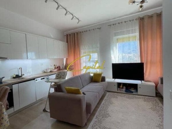 APARTAMENT ME QERA 2+1 ALI DEMI 50.000 LEKE