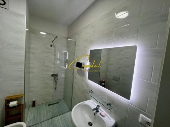 APARTAMENT ME QERA 2+1 BULEVARDI I RI 650 EURO