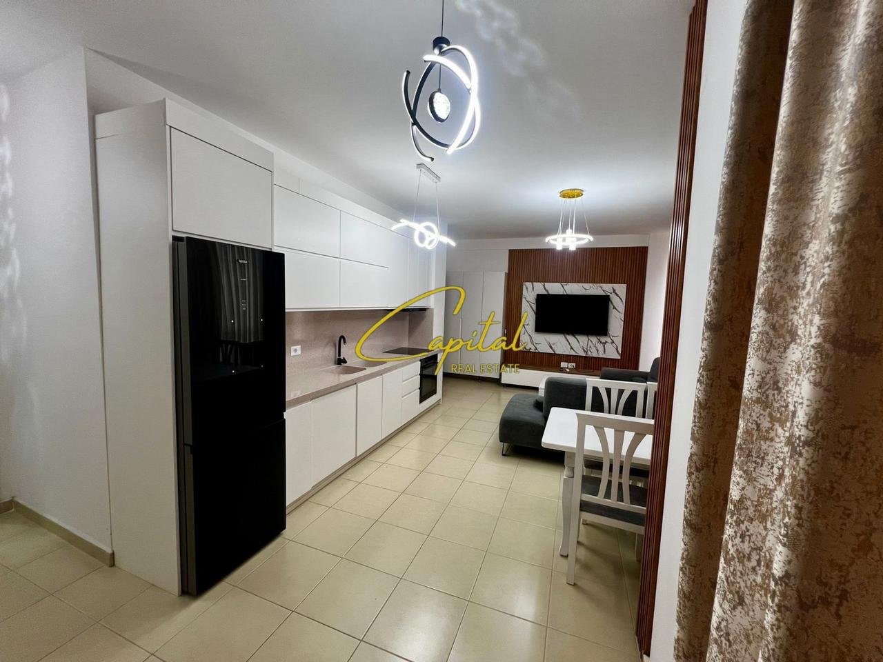 APARTAMENT ME QERA 2+1 BULEVARDI I RI 650 EURO