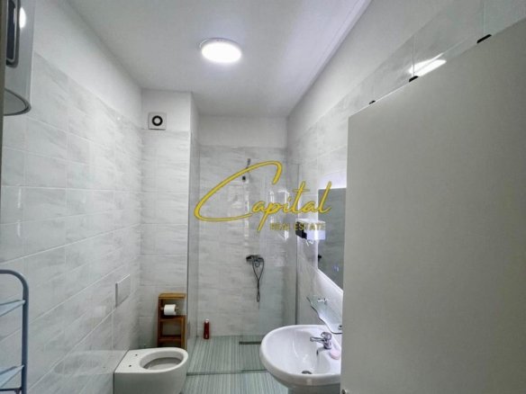 APARTAMENT ME QERA 2+1 BULEVARDI I RI 650 EURO