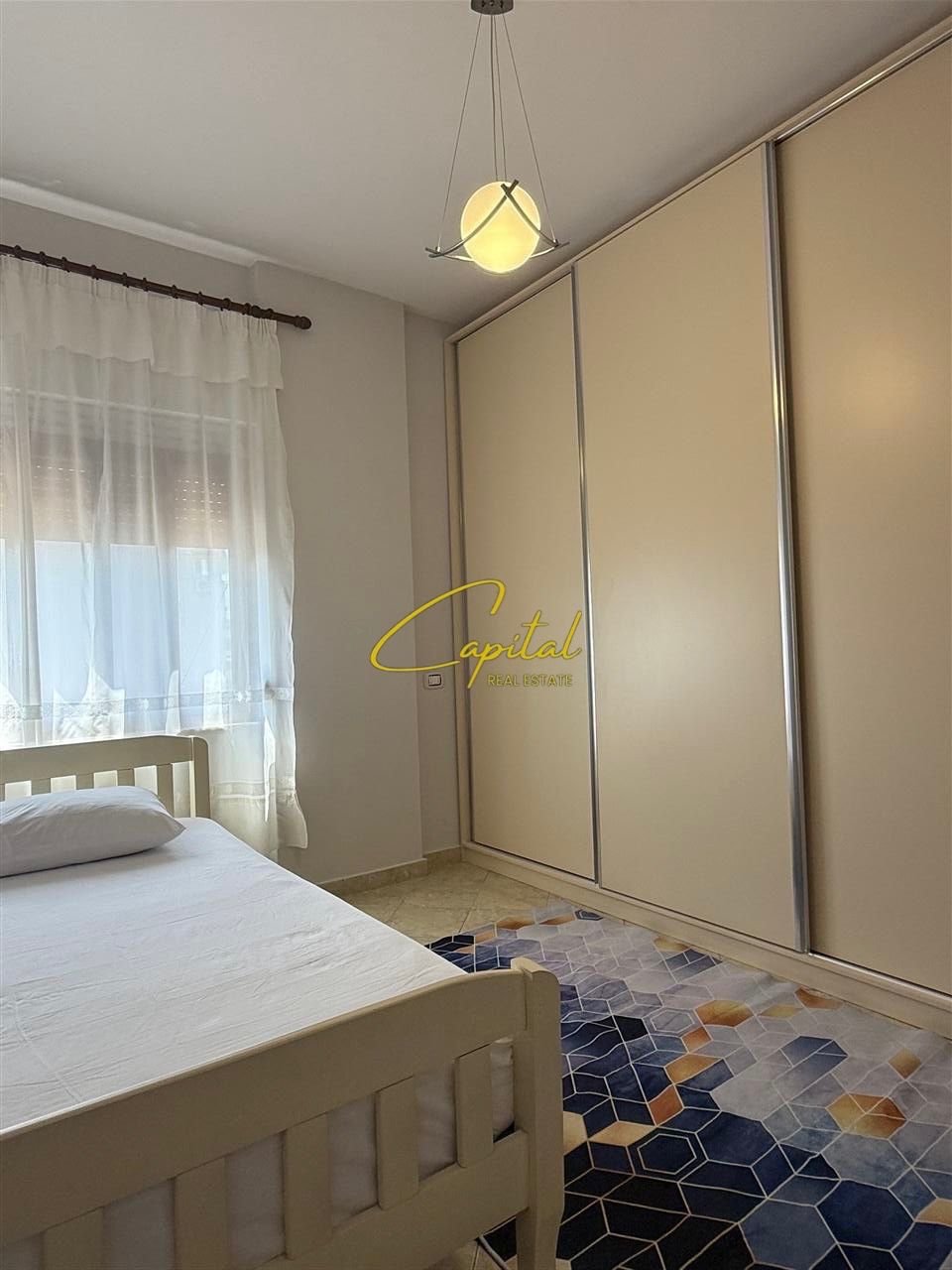 APARTAMENT ME QERA 2+1 21 DHJETORI 65.000 LEKE